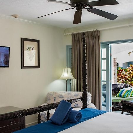 Savannah Beach Club Hotel บริดจ์ทาวน์ ภายนอก รูปภาพ